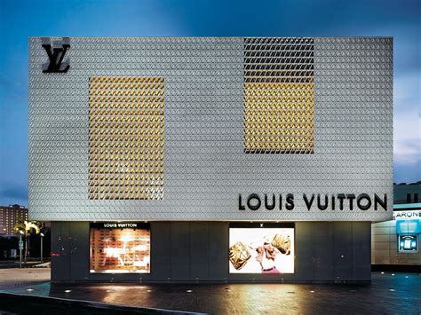 lv store in usa.